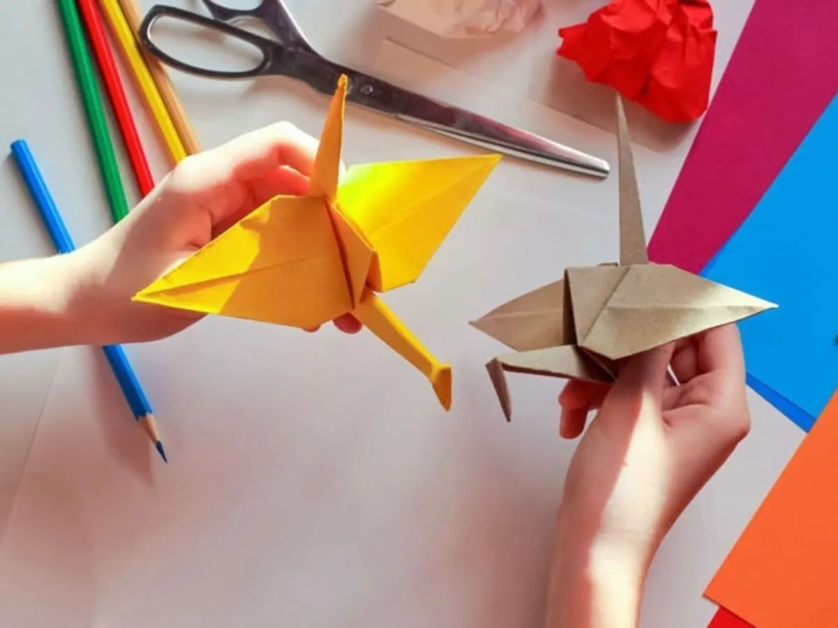 Colle, papier, ciseaux