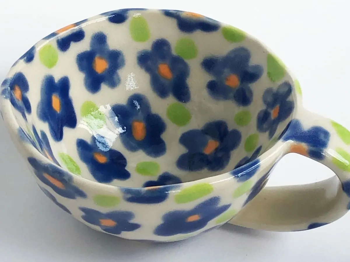 Photo d'une tasse artisanale