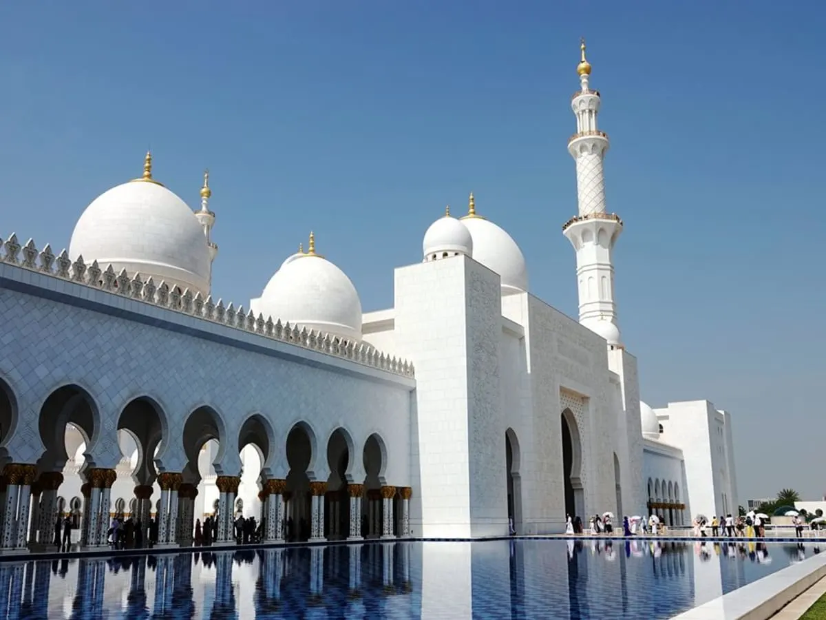 Dubaï et Oman, entre nature et démesure Les Aventuriers Voyageurs Lundi, 26 octobre, 19 h Quai 516